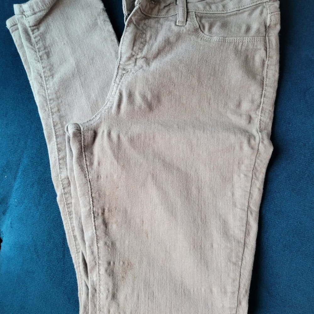 Grey skinny jeans